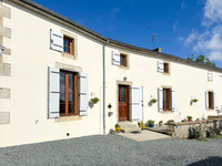 Propriété à vendre à Beugnon-Thireuil, Deux-Sèvres - 267 500 € - photo n°2