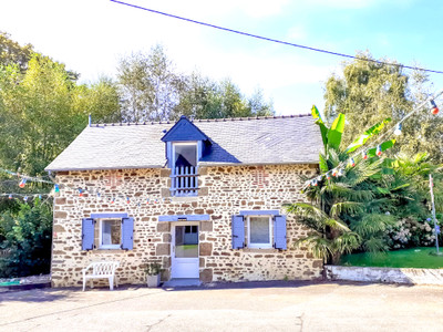French property for sale in Montenay, Mayenne - €360,400 - photo 1
