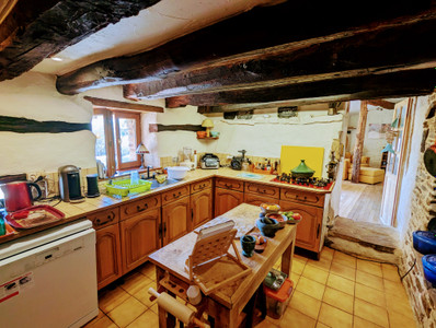 French property for sale in Jumilhac-le-Grand, Dordogne - €185,000 - photo 1