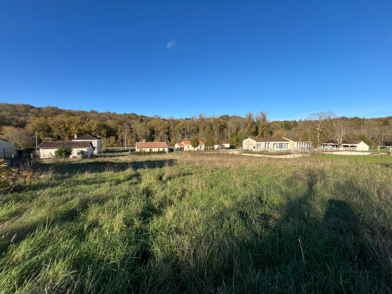 Terrain à vendre à La Rochebeaucourt-et-Argentine, Dordogne - 46.600 € - photo 1