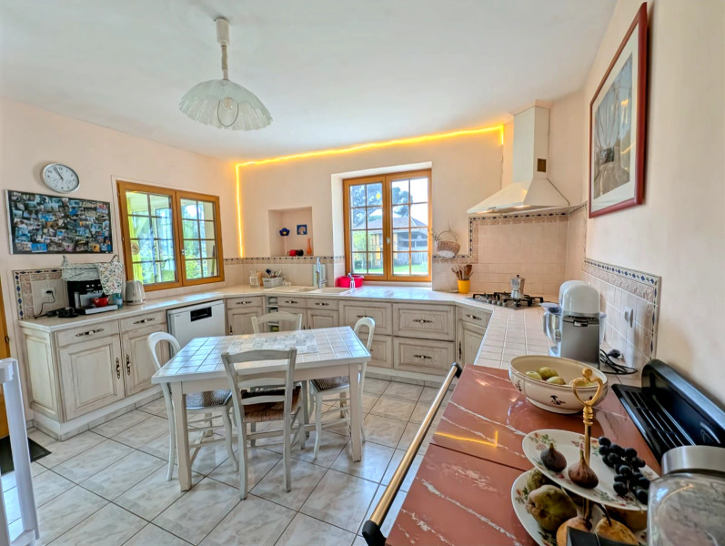 French property for sale in Castelnau d'Auzan Labarrère, Gers - €330,000 - photo 3