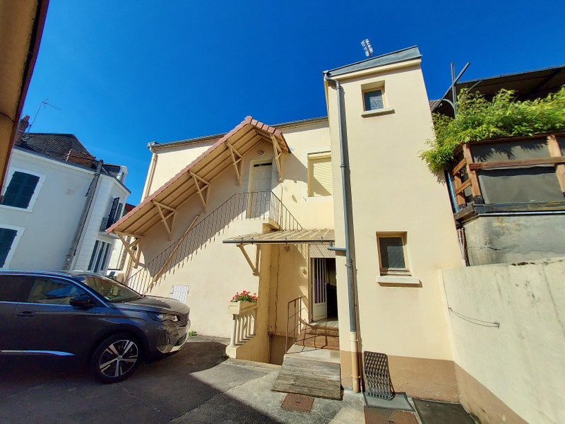 French property for sale in Montluçon, Allier - &#8364;88,000 - photo 2