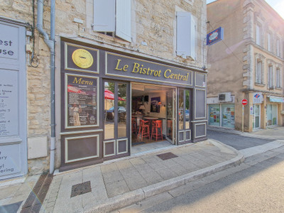 French property for sale in Ruffec, Charente - €109,000 - photo 1