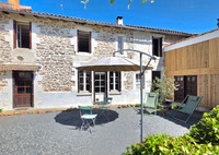Propriété à vendre à Exideuil-sur-Vienne, Charente - 115 000 € - photo n°1