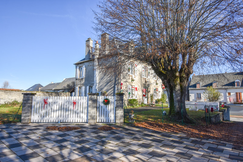 French property for sale in Merlines, Corrèze - €171,200 - photo 1