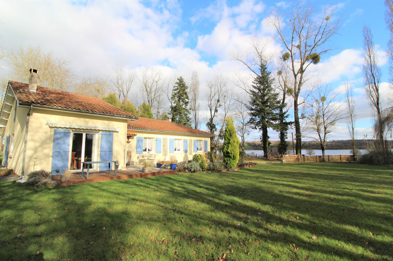 House for sale in LésignacDurand Charente UNDER OFFER 4 bed