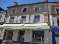 Maison à vendre à Montmorillon, Vienne - 282.480 € - photo 1