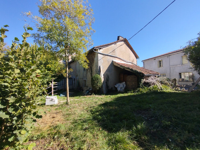 French property for sale in Saint-Martial-Viveyrol, Dordogne - €51,600 - photo 2