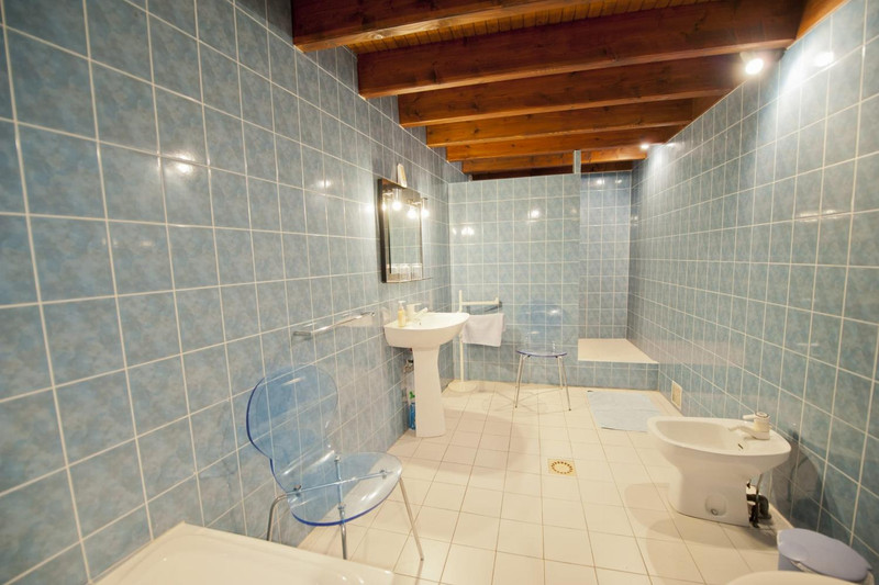 French property for sale in Salles-Lavalette, Charente - €349,800 - photo 10