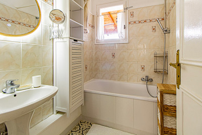 French property for sale in Puy-l'Évêque, Lot - €345,000 - photo 8
