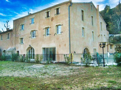 Maison à vendre à Clermont-l'Hérault, Hérault, Languedoc-Roussillon, avec Leggett Immobilier
