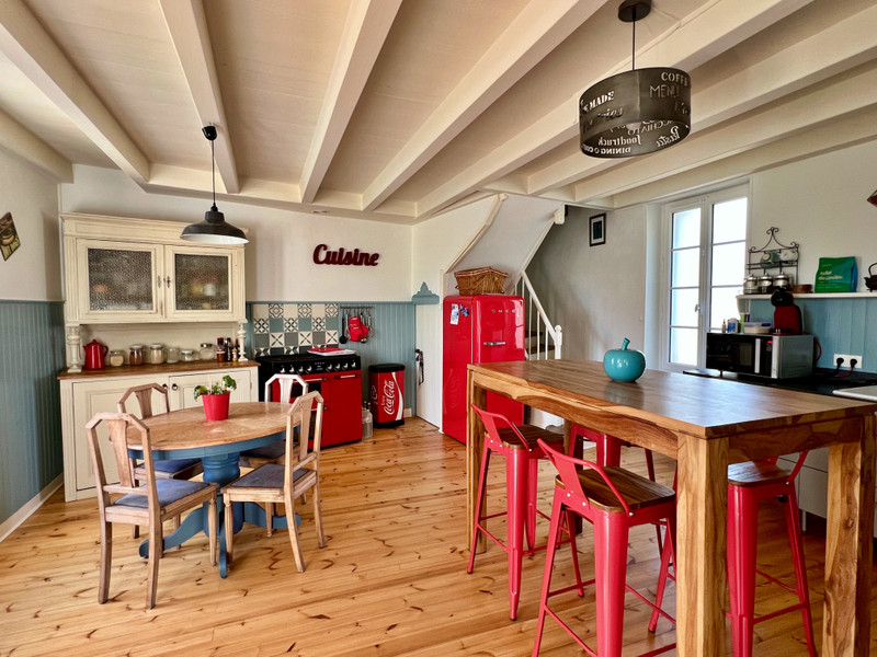 French property for sale in Jarnac, Charente - €294,250 - photo 2