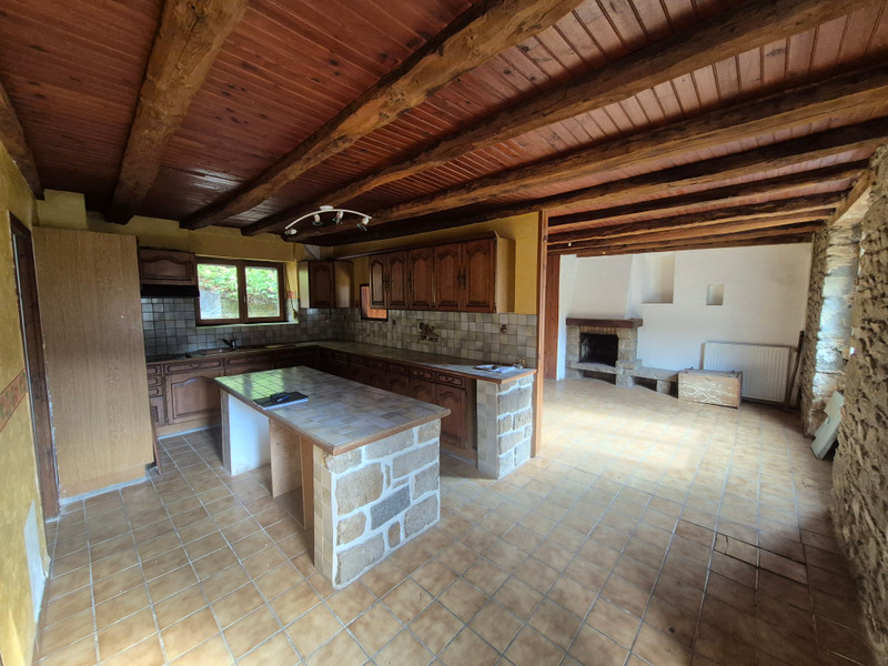 French property for sale in Saint-Carreuc, Côtes-d'Armor - €111,180 - photo 3