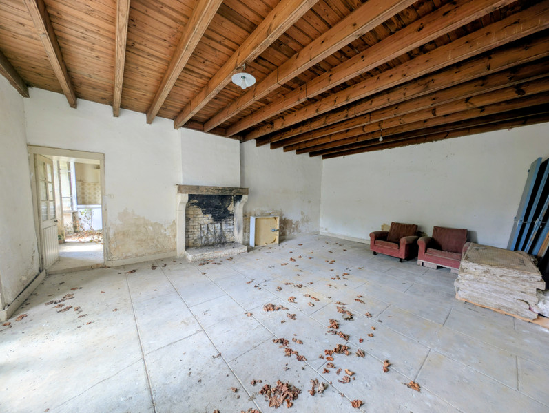 French property for sale in Aubigné, Deux-Sèvres - €110,000 - photo 7