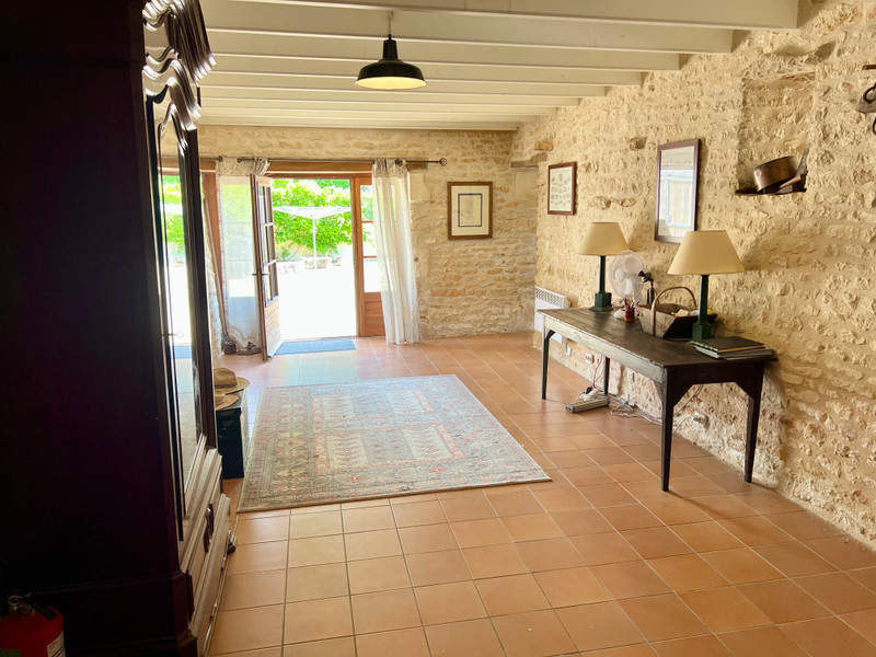 French property for sale in Geay, Charente-Maritime - €445,200 - photo 3