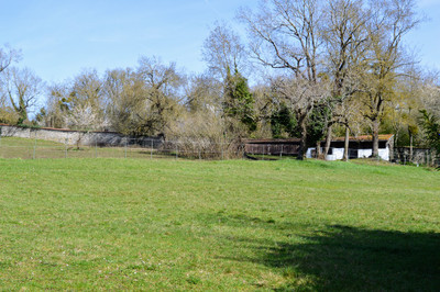 French property for sale in Luxé, Charente - €414,890 - photo 9