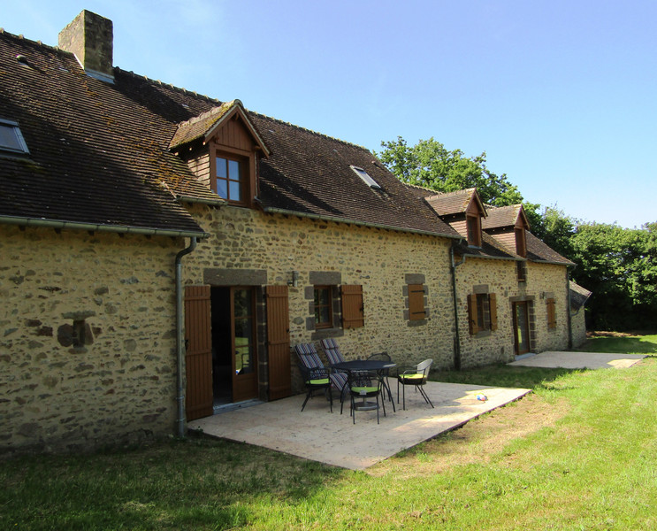 French property for sale in Sougé-le-Ganelon, Sarthe - €398,936 - photo 2