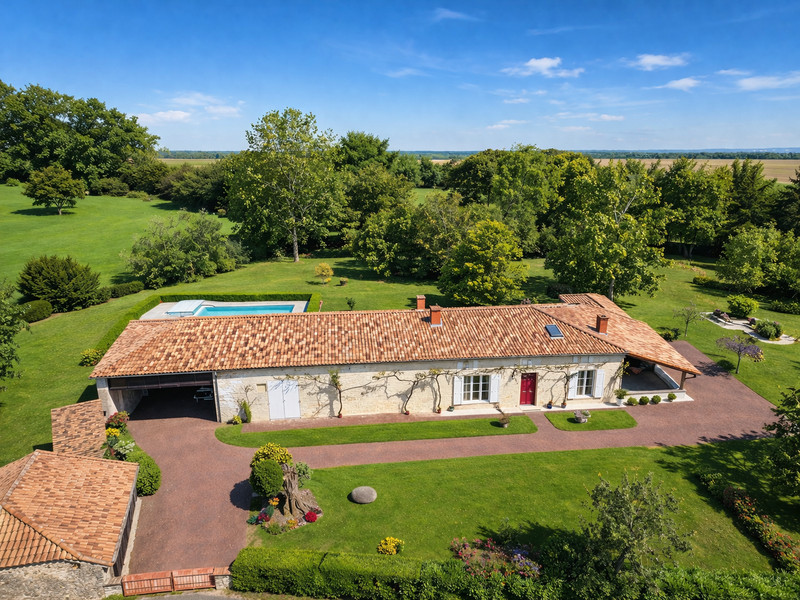 Propriété à vendre à Montalembert, Deux-Sèvres - 386 900 €