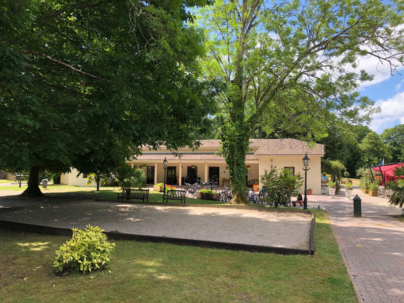 French property for sale in Salles, Gironde - €150,000 - photo 8