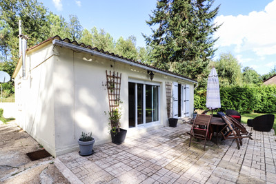 Maison à vendre à La Chapelle-aux-Choux, Sarthe, Pays de la Loire, avec Leggett Immobilier