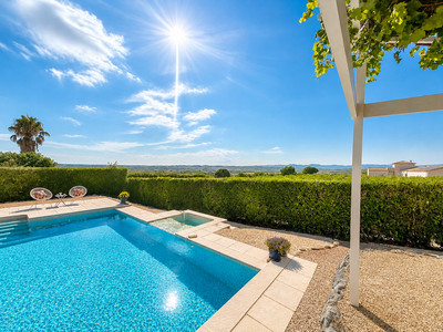 Maison à vendre à Thézan-lès-Béziers, Hérault, Languedoc-Roussillon, avec Leggett Immobilier