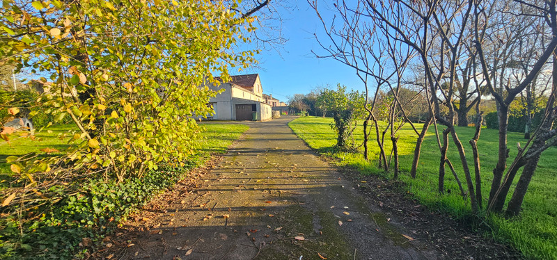 French property for sale in L'Hermenault, Vendée - €299,900 - photo 2