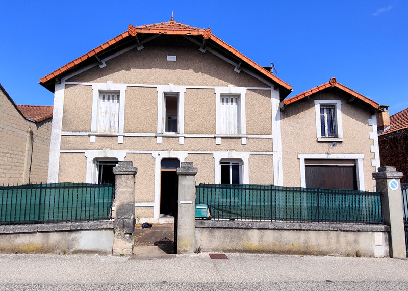 Propriété à vendre à Angoulême, Charente - 140 400 €