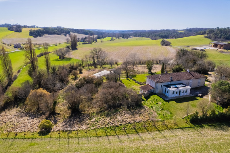 Propriété à vendre à Coutures, Dordogne - photoAltPrice