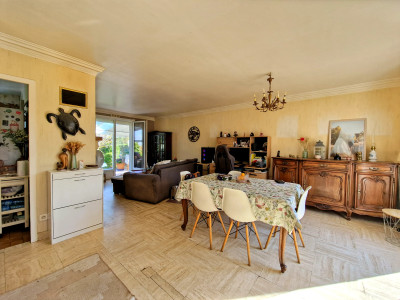 French property for sale in Ruelle-sur-Touvre, Charente - €249,000 - photo 3