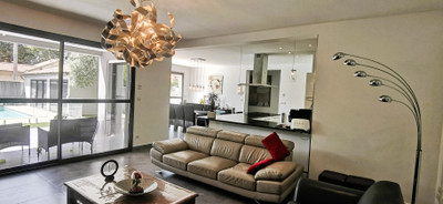 French property for sale in Avignon, Vaucluse - €397,000 - photo 1