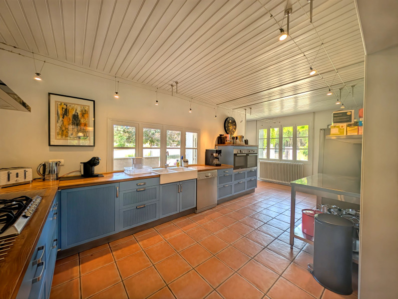 French property for sale in Criteuil-la-Magdeleine, Charente - €649,000 - photo 5