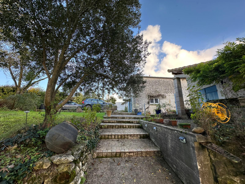 French property for sale in Meschers-sur-Gironde, Charente-Maritime - €561,750 - photo 4