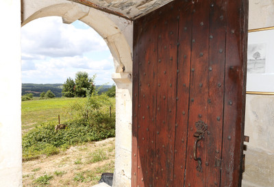 French property for sale in Thiviers, Dordogne - €570,000 - photo 2