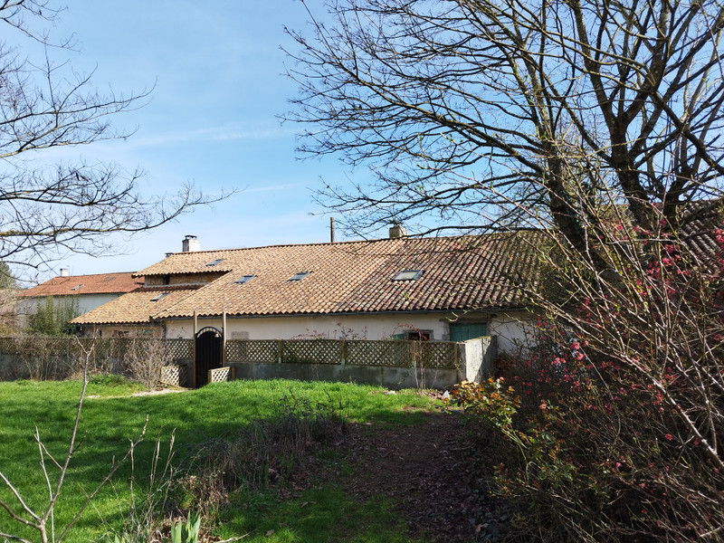 French property for sale in Blanzay, Vienne - €315,750 - photo 2