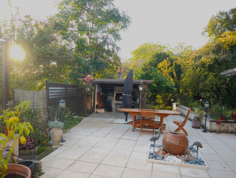 French property for sale in Laprade, Charente - €319,148 - photo 2