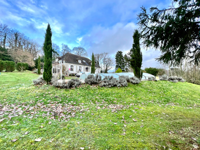 French property for sale in La Souterraine, Creuse - €381,600 - photo 2