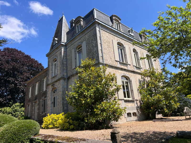 Chateau à vendre à Beauficel, Manche - 895.700 € - photo 1