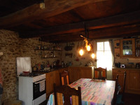 Maison à vendre à Pleuville, Charente - 130 800 € - photo 3