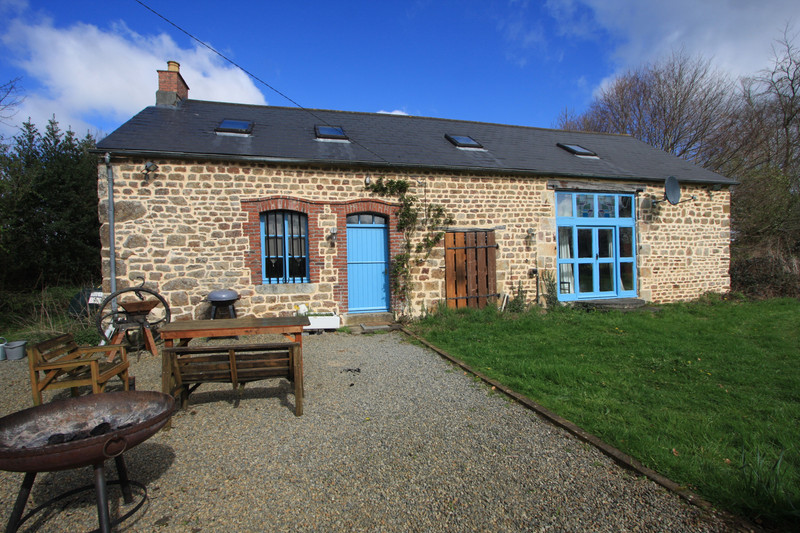 House for sale in Lonlayl'Abbaye Orne Character 4 bedroom house in
