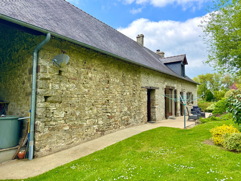French property for sale in Saint-Cyr-en-Pail, Mayenne - €160,000 - photo 11