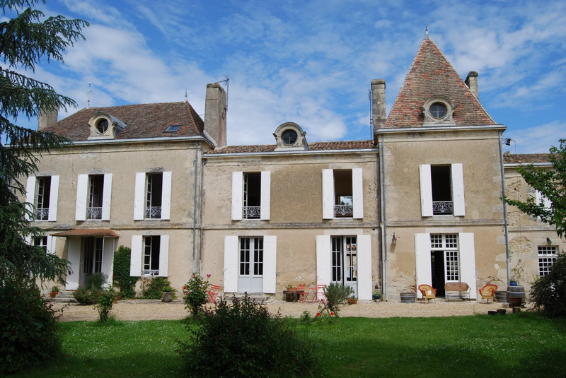 House for sale in SaintMéarddeGurçon Dordogne Stunning, light