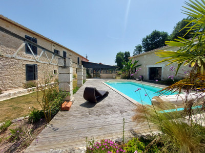Maison à vendre à Angoulême, Charente, Poitou-Charentes, avec Leggett Immobilier