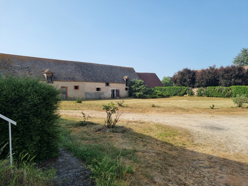 House for sale in Bourges Cher Beautiful domain with 220m² house