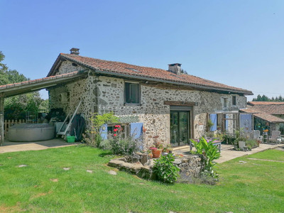 Commerce à vendre à Le Lindois, Charente, Poitou-Charentes, avec Leggett Immobilier