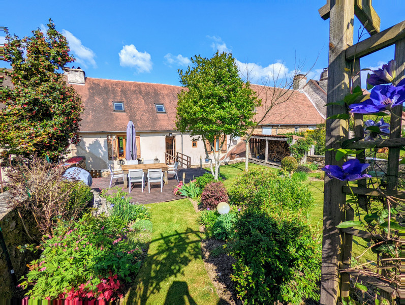 House for sale in JumilhacleGrand Dordogne Stunning 4 bedroom, 3