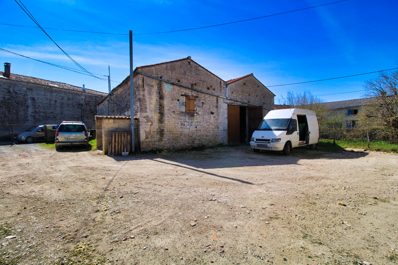 French property for sale in Chives, Charente-Maritime - &#8364;75,000 - photo 6