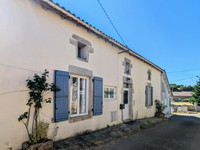 Maison à vendre à Nanteuil-en-Vallée, Charente - 86.000 € - photo 1
