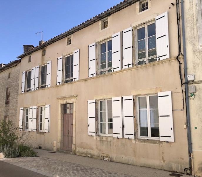 French property for sale in Sauzé-Vaussais, Deux-Sèvres - €249,000 - photo 0