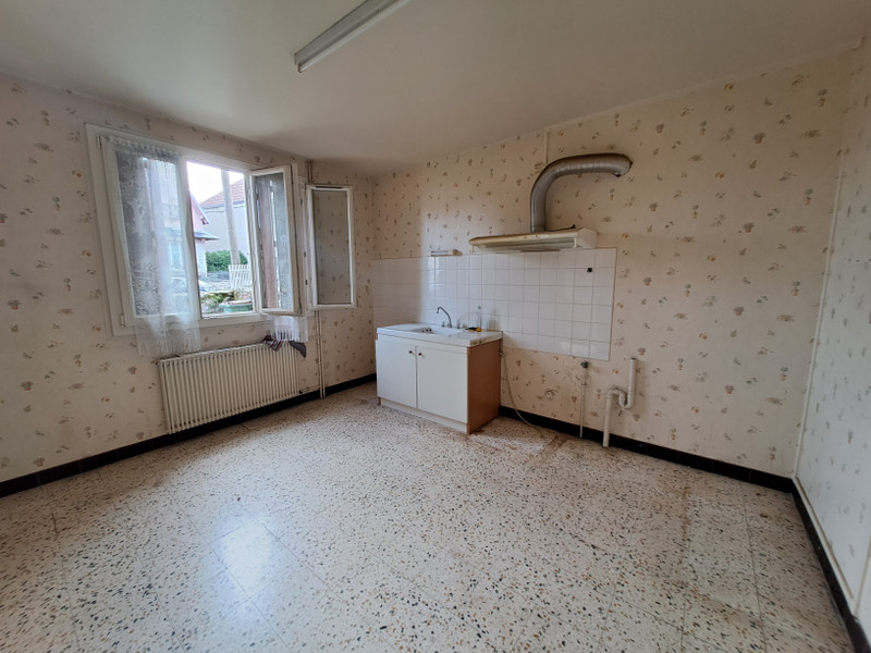 French property for sale in Luzy, Nièvre - €120,000 - photo 2