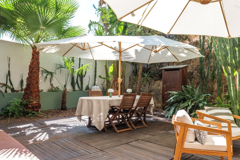 French property for sale in Nice, Alpes-Maritimes - €890,000 - photo 2